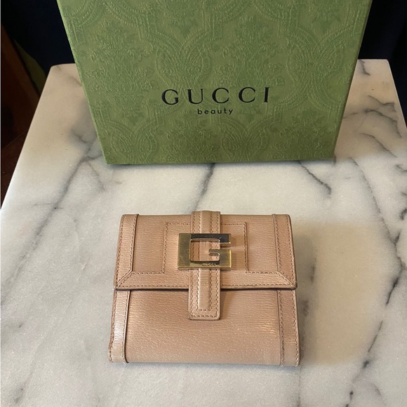 Gucci G Pink Wallet - Picture 1 of 11